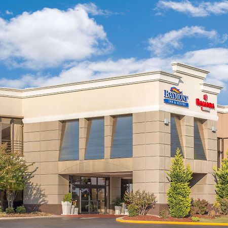 Ramada Plaza By Wyndham Fayetteville Fort Bragg Area Kültér fotó