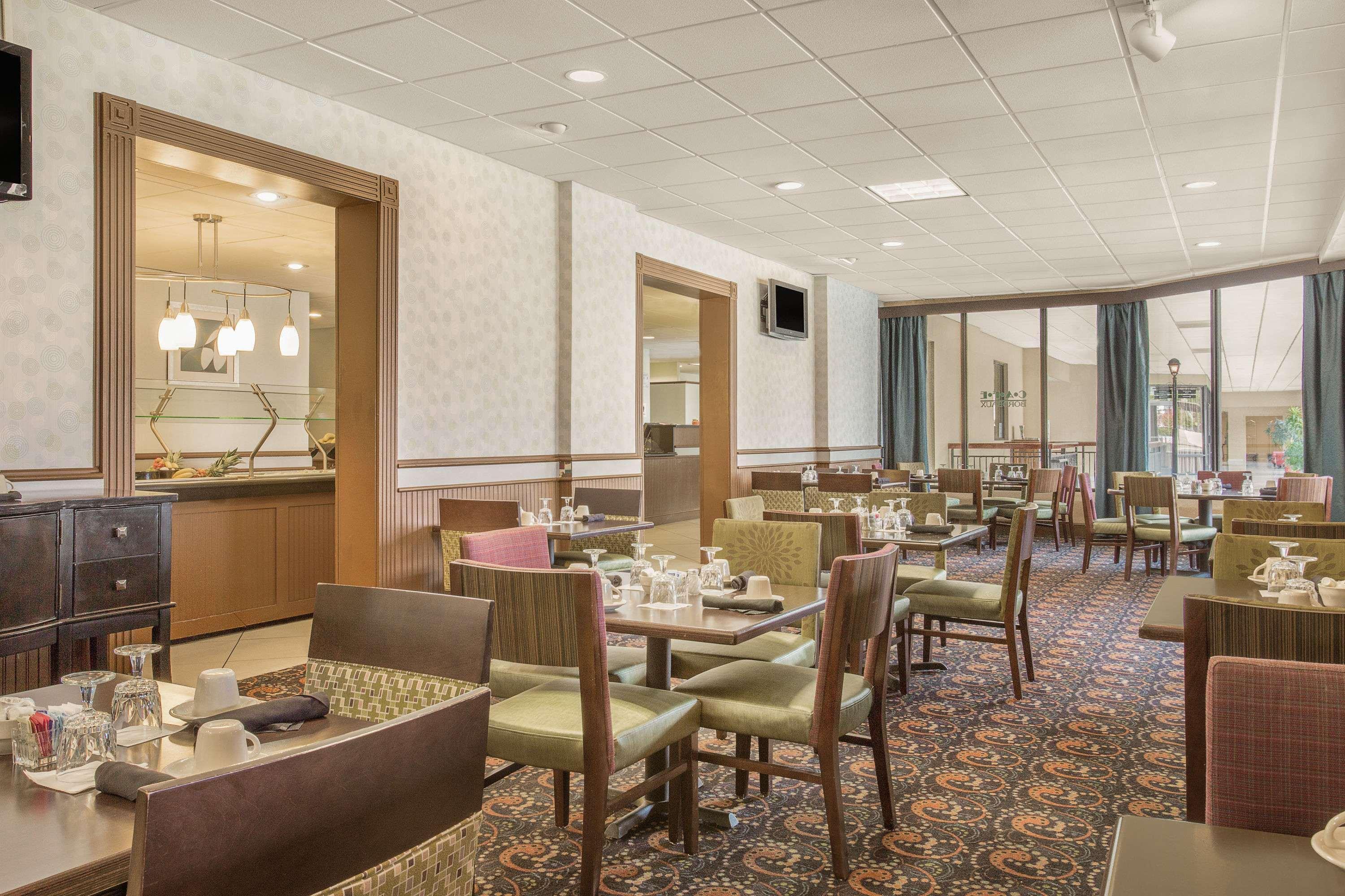 Ramada Plaza By Wyndham Fayetteville Fort Bragg Area Kültér fotó