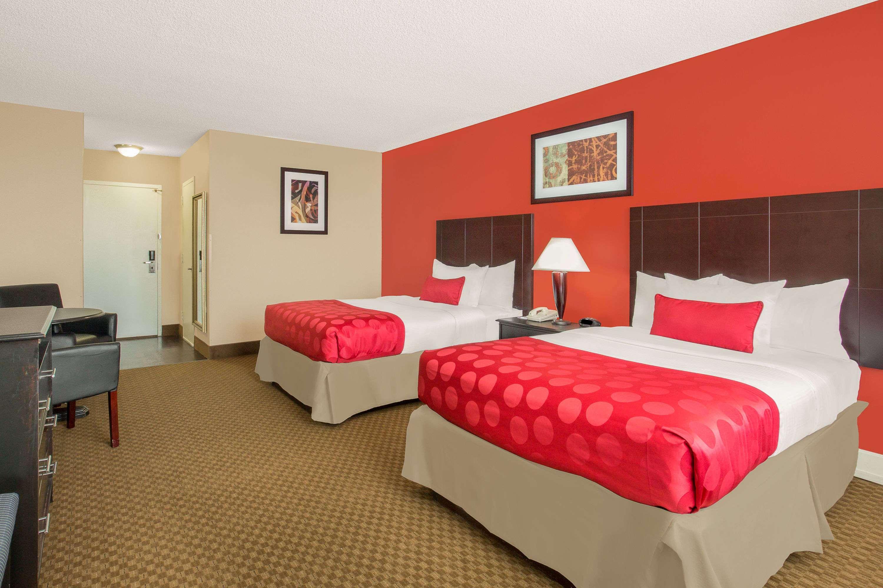 Ramada Plaza By Wyndham Fayetteville Fort Bragg Area Kültér fotó