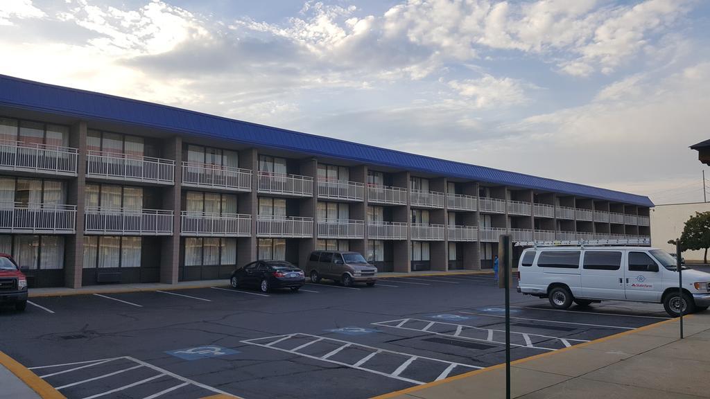 Ramada Plaza By Wyndham Fayetteville Fort Bragg Area Kültér fotó